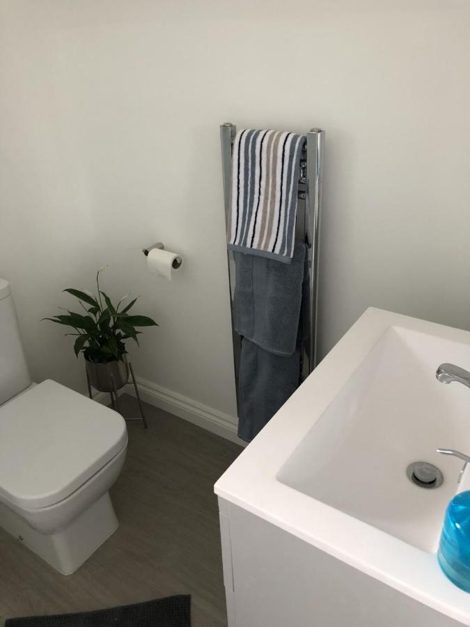 Woodland House B & B 윔번민스터 외부 사진