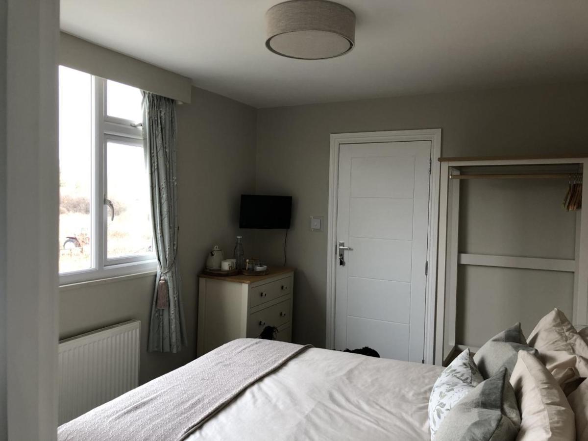 Woodland House B & B 윔번민스터 외부 사진